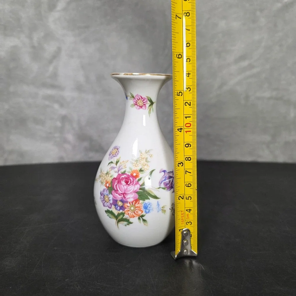 Arnart KPM Floral Bud Vase Porcelain 1983 Japan Gold Trim White GOOD Victorian